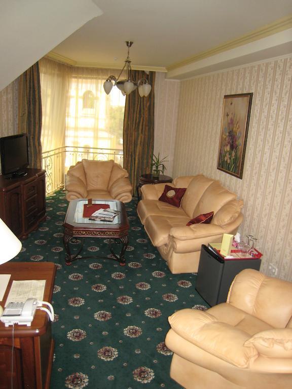 Atrium Hotel Ivano-Frankivsk Room photo